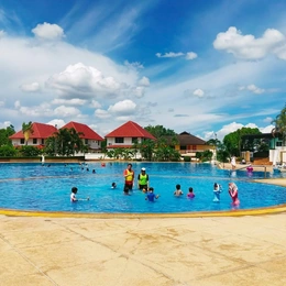 Play and Swim week activity