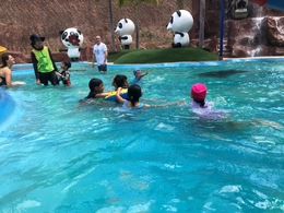 Play and Swim week activity